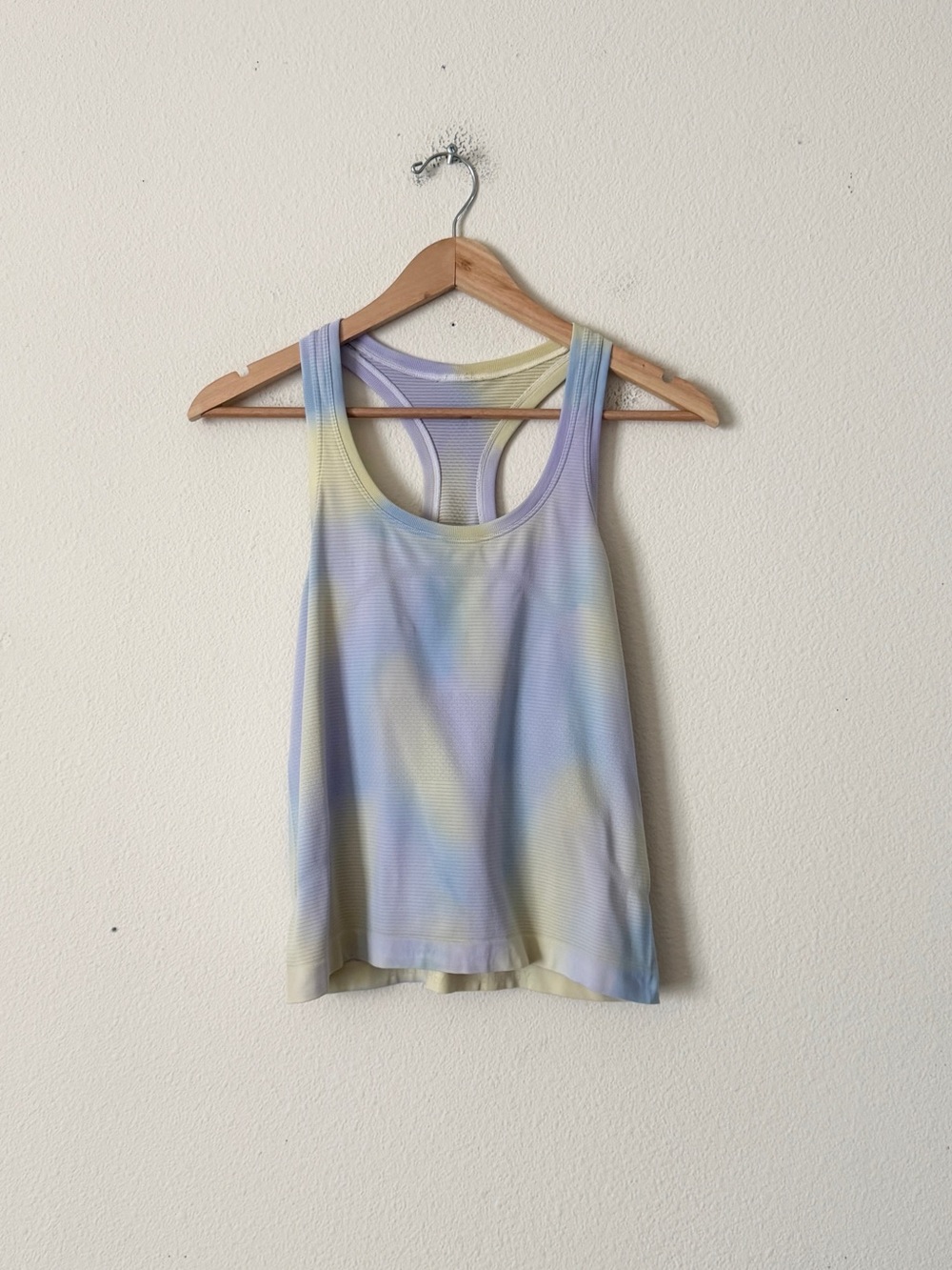 Lululemon SIZE 8 Swiftly Tech seamless racerback waist *race length tank top